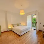 Aspromonte Lakeside - Garden Retreat *