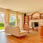 Apartmán Aspromonte Lakeside - Garden Retreat