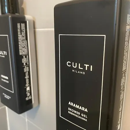 아파트 Aspromonte Lakeside - Garden Retreat 레코