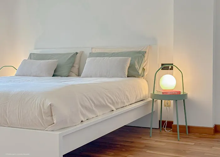 Aspromonte Lakeside - Garden Retreat