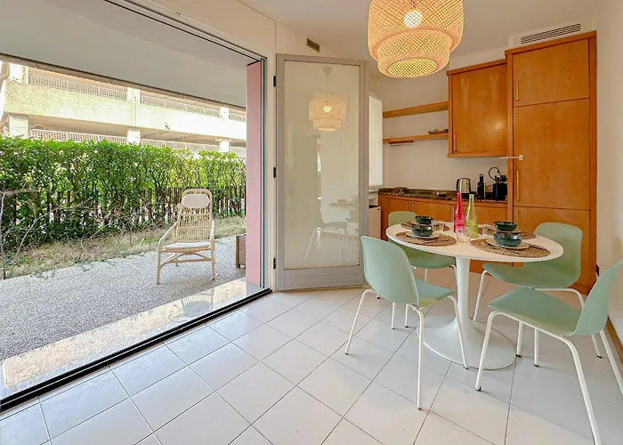 Daire Aspromonte Lakeside - Garden Retreat