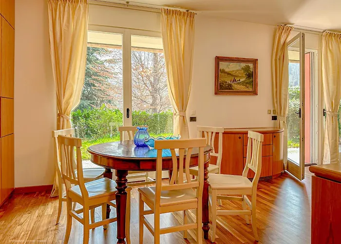 Aspromonte Lakeside - Garden Retreat Daire