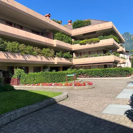 Apartmán Aspromonte Lakeside - Garden Retreat