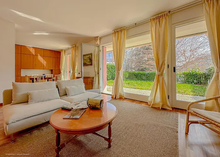 Aspromonte Lakeside - Garden Retreat Apartment